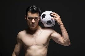 巴斯托尼：国家队的默契不如俱乐部，最难防守的对手是亚马尔