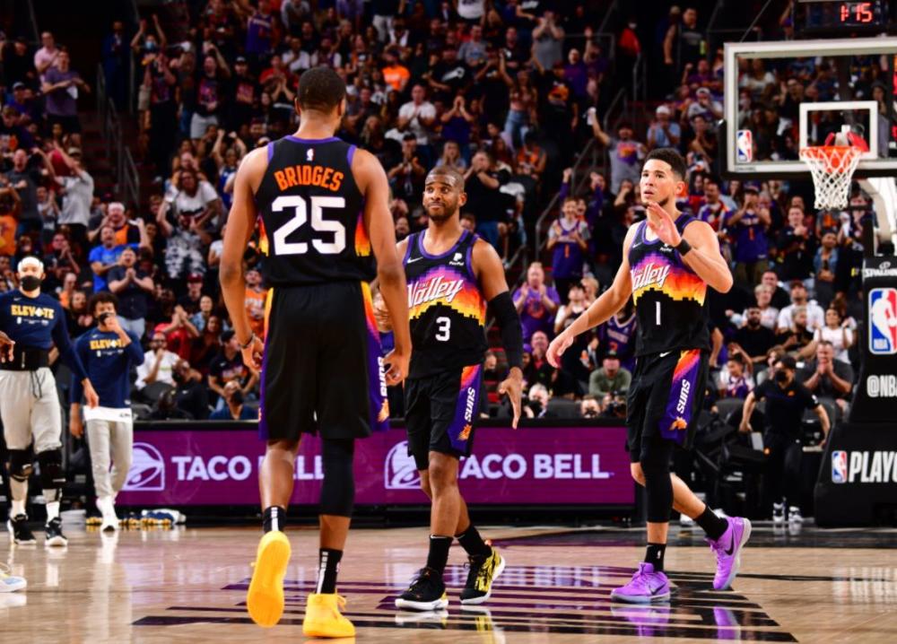 场边的加拿 场边的加拿